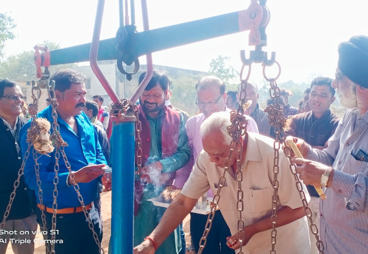 पूजापाठ के साथ किलकिला में धान खरीदी शुरू, विधायक रामपुकार रहे मौजूद